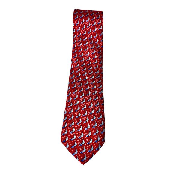 Vineyard Vines 100% Silk Tie Red & Blue Sailboats Mens Necktie - Picture 1 of 2